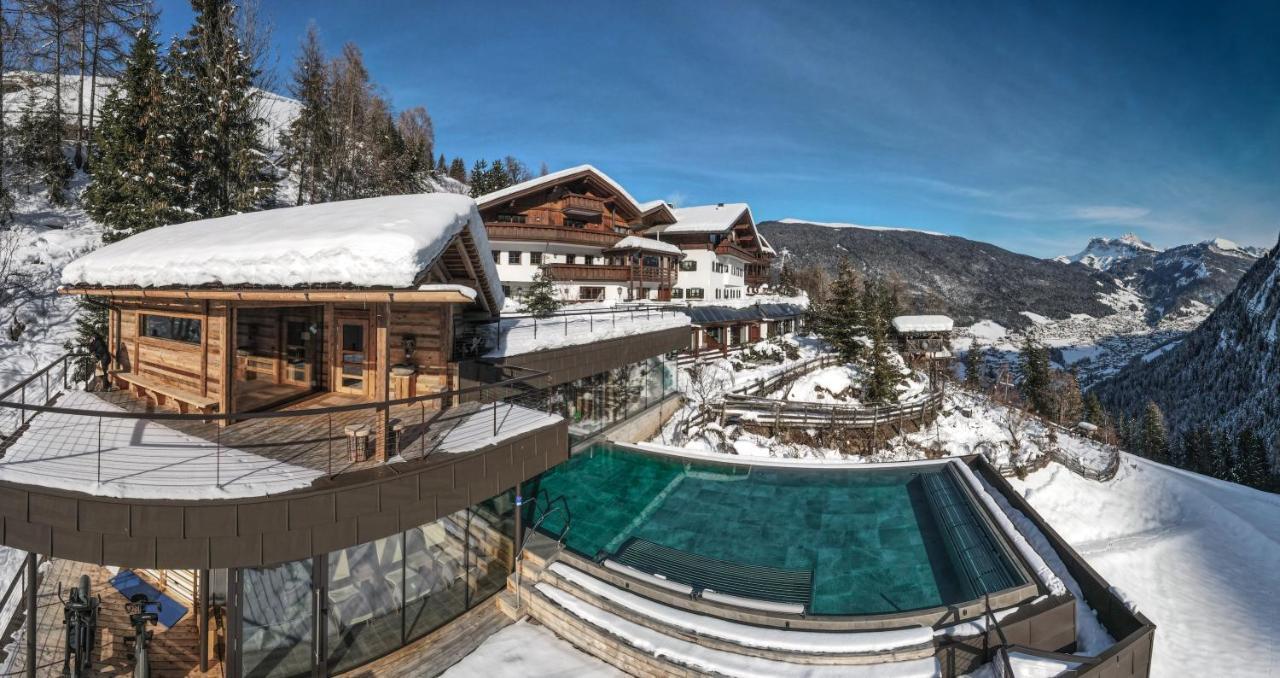 Charmehotel Uhrerhof - Deur Ortisei Exterior photo