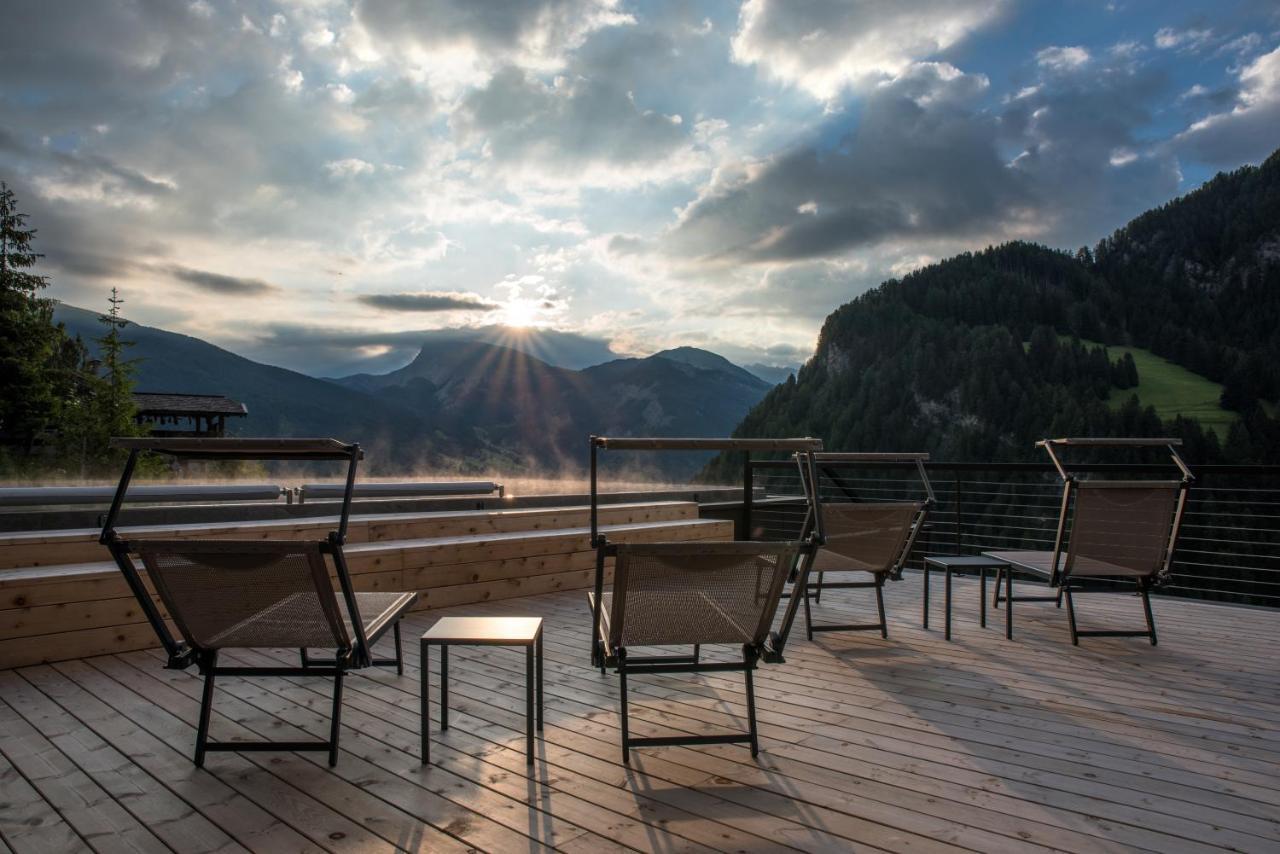Charmehotel Uhrerhof - Deur Ortisei Exterior photo