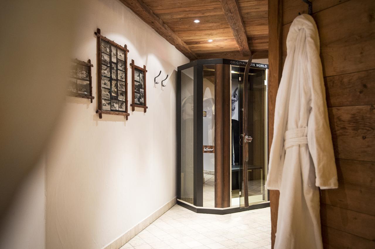 Charmehotel Uhrerhof - Deur Ortisei Exterior photo